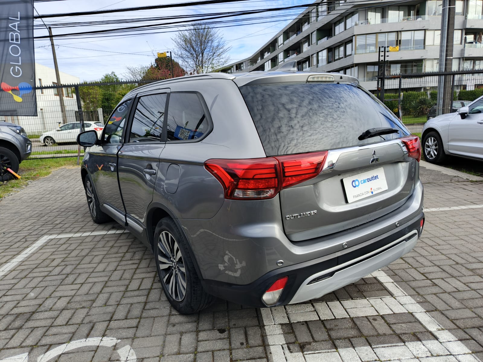 Mitsubishi OUTLANDER GLS 4X4 2.5 AT 2022 - Foto 2 de 11