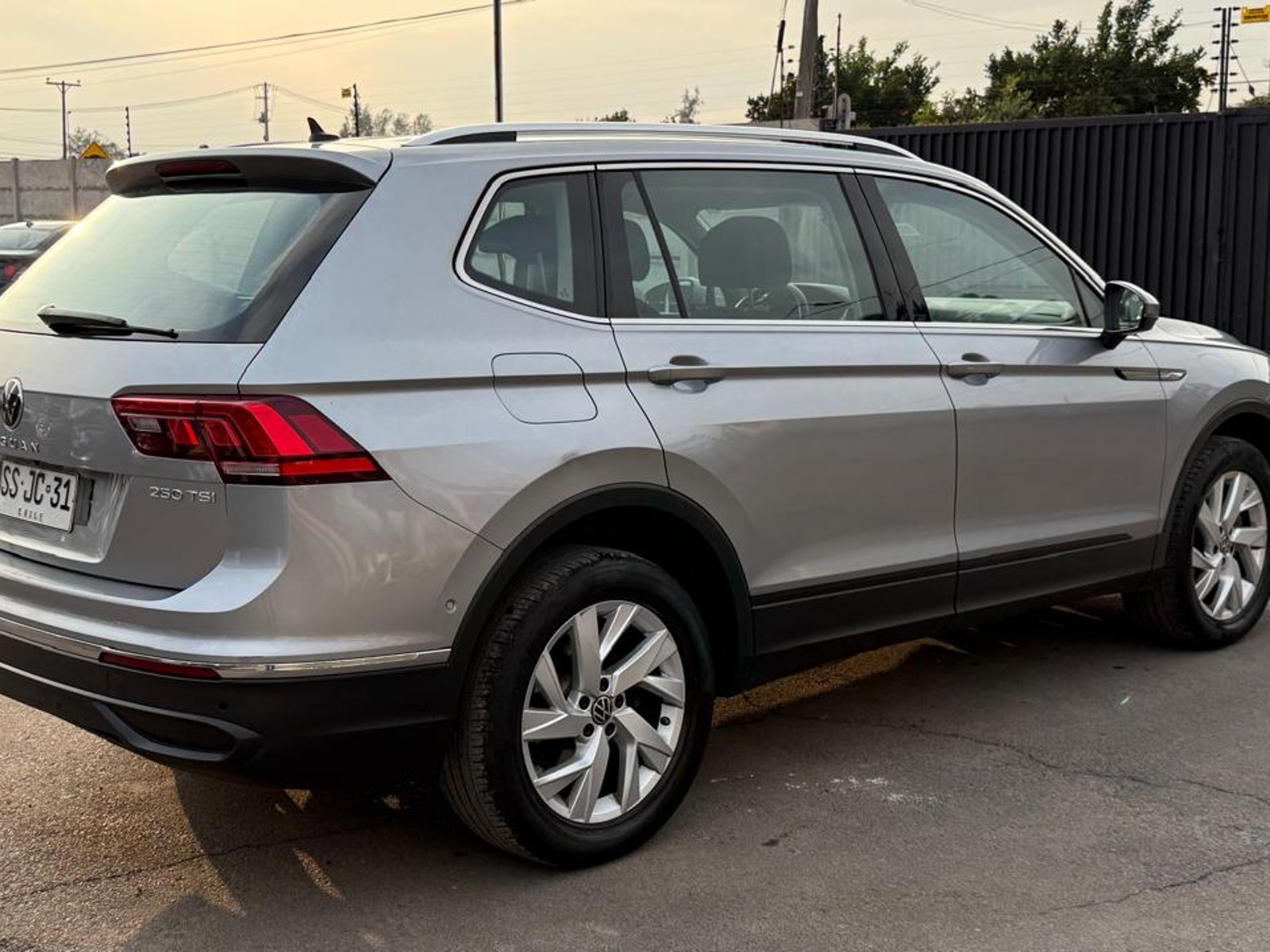Volkswagen TIGUAN 1.4 AT 2023 - Foto 5 de 20