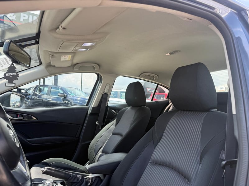 Mazda 3 SEDAN 2.0 2016 - Imagen 9 de 20