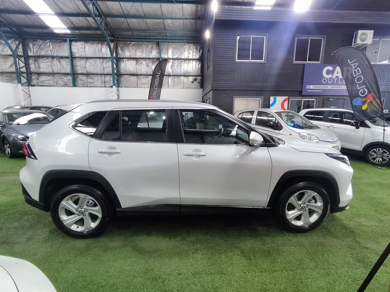 Toyota YARIS CROSS 1.5 2025 - Imagen 6 de 14