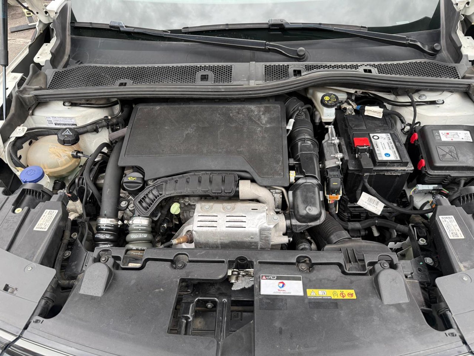 Opel MOKKA 1.2T 2023 - Imagen 9 de 20