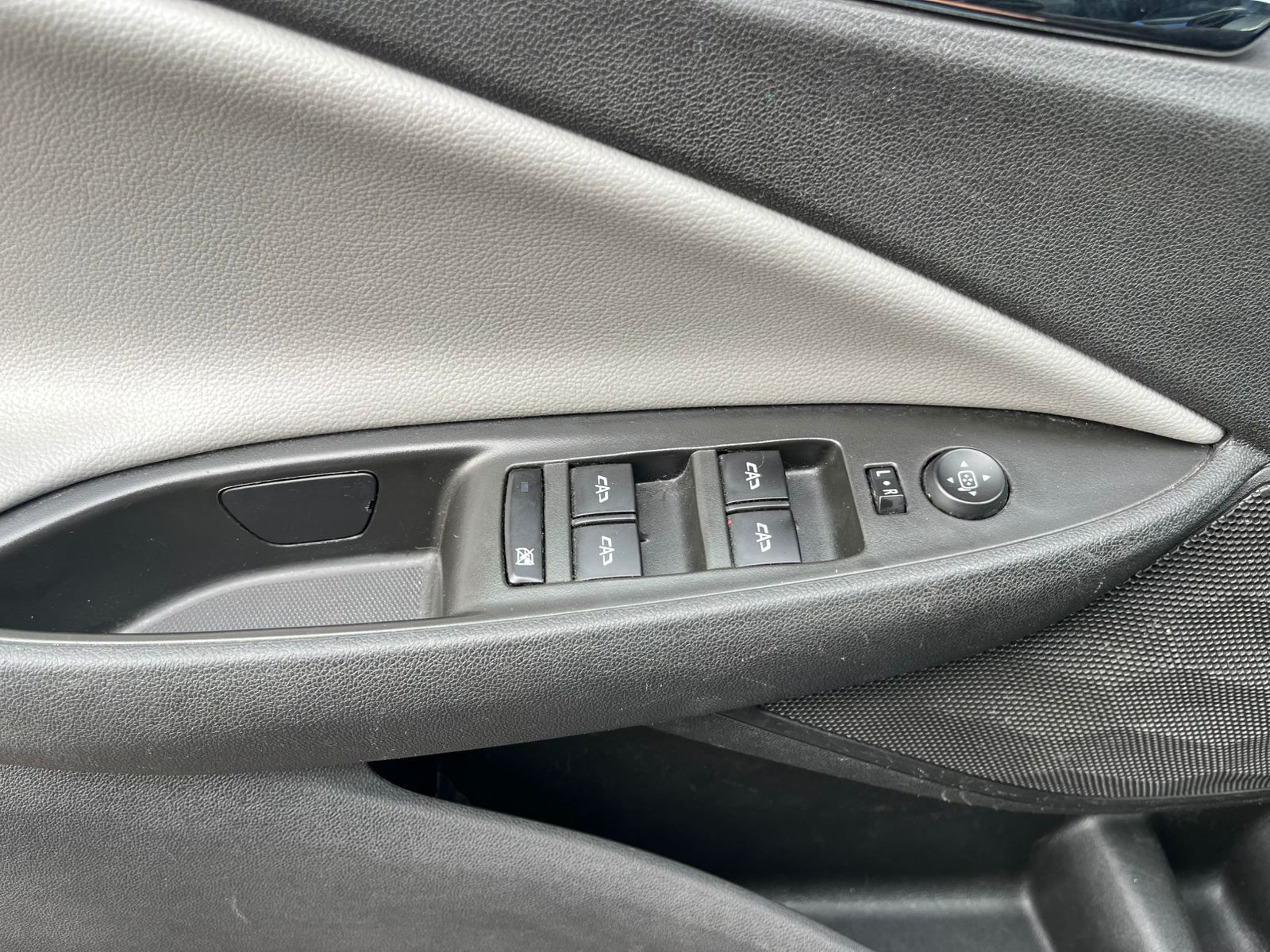 Chevrolet ONIX II 1.0 AT 2022 - Imagen 9 de 17