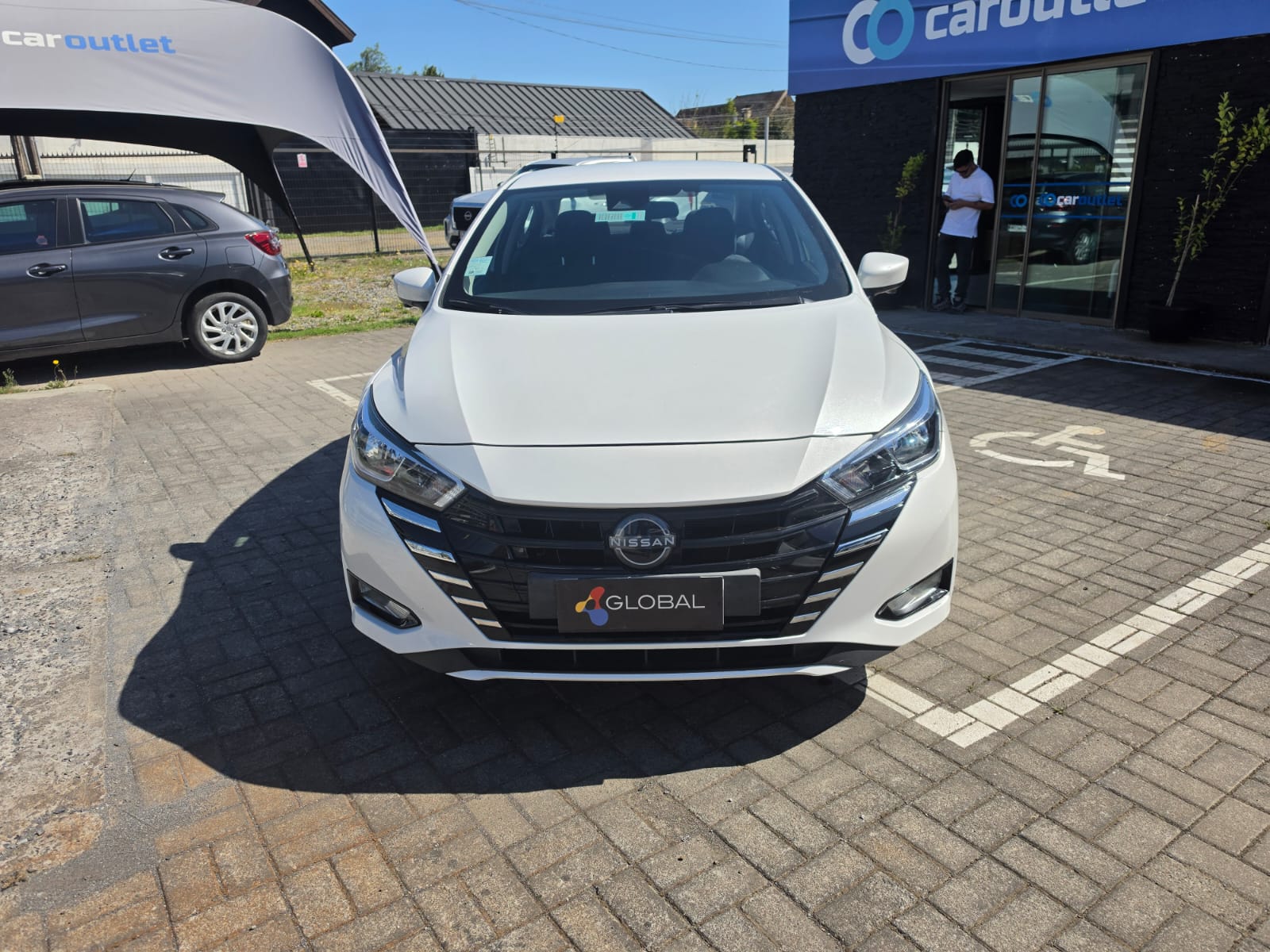 Nissan VERSA ADVANCE 1.6 AUT 2024 - Imagen 6 de 10