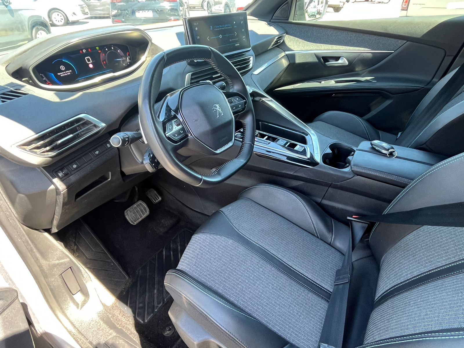 PEUGEOT 5008 BLUEHDI 130 1.5 AUT 2024 - Imagen 9 de 20