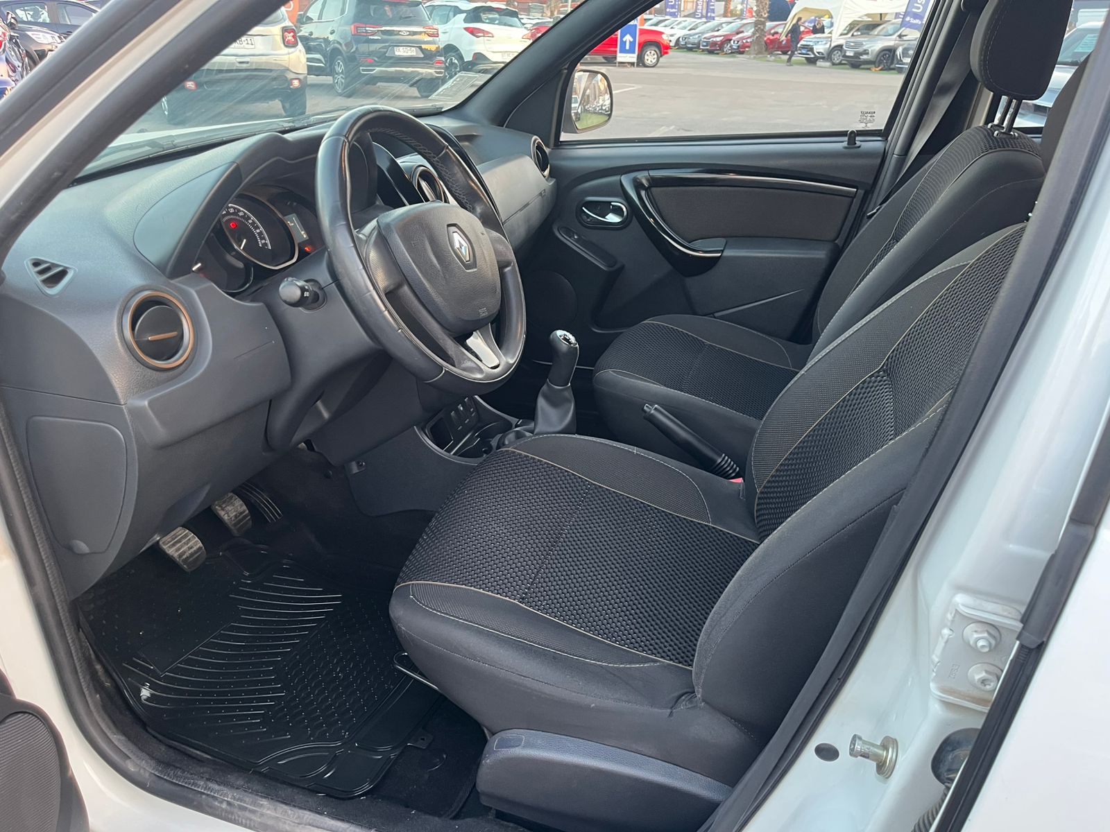 Renault DUSTER ZEN 1.6 2018 - Imagen 10 de 18