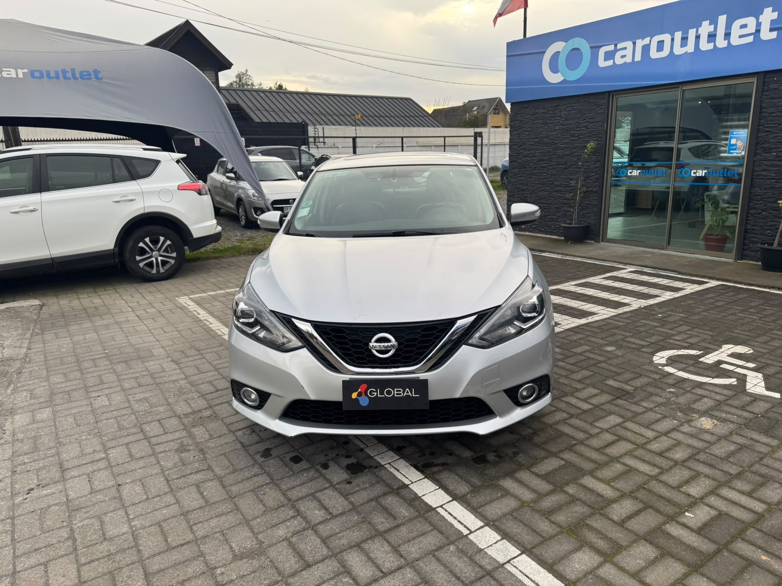 Nissan SENTRA 1.8 AT 2019 - Imagen 6 de 11