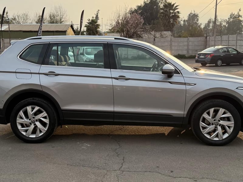 Volkswagen TIGUAN 1.4 AT 2023 - Imagen 6 de 20