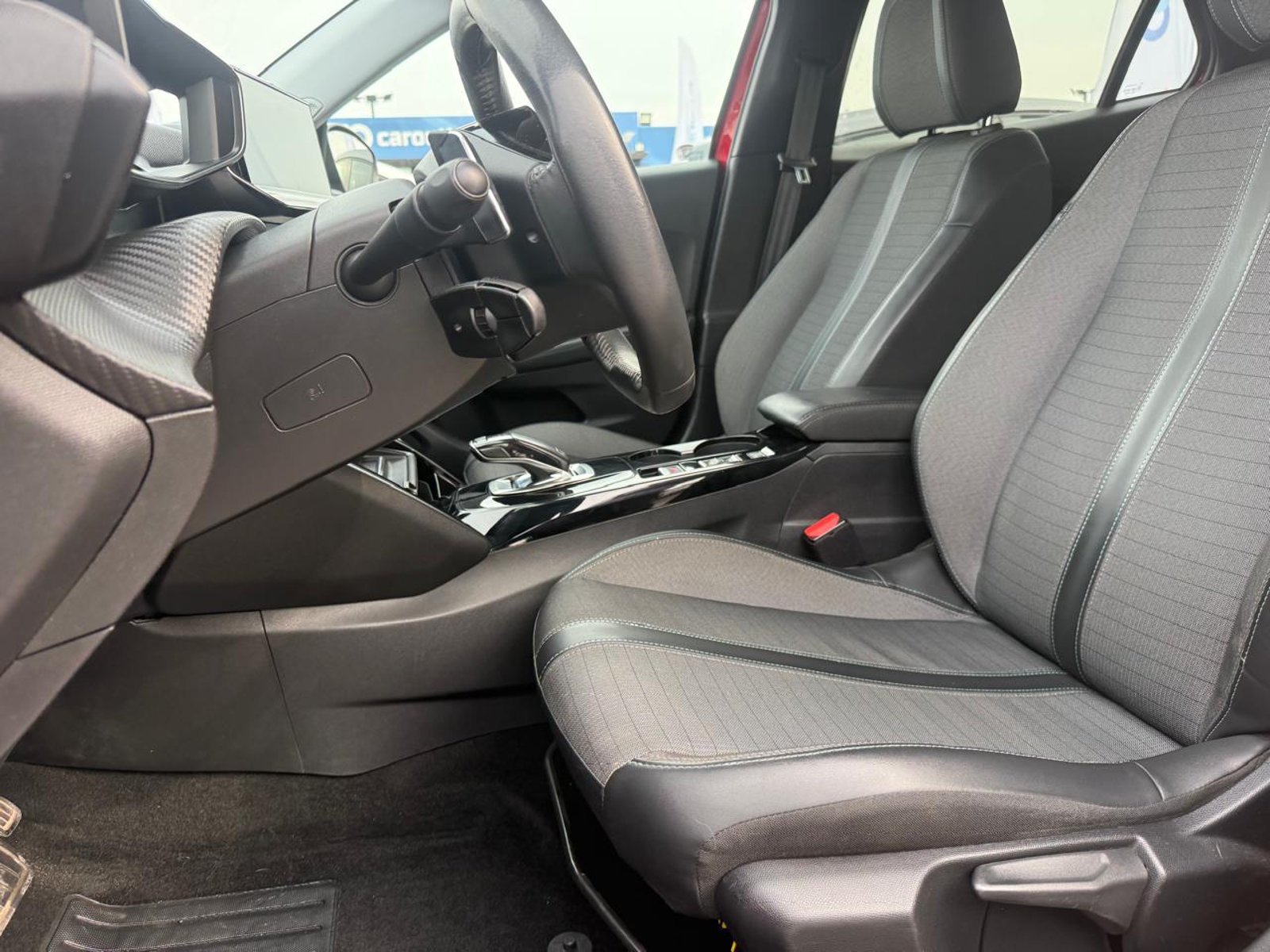 Peugeot 2008 ALLURE BLUEHDI 1.5 AUT 2022 - Imagen 11 de 20