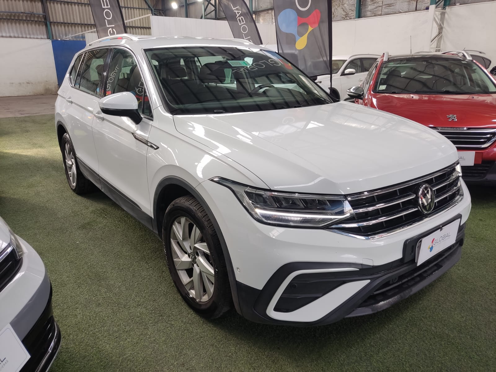 Volkswagen TIGUAN TSI 1.4 AT 2024 - Foto 3 de 14