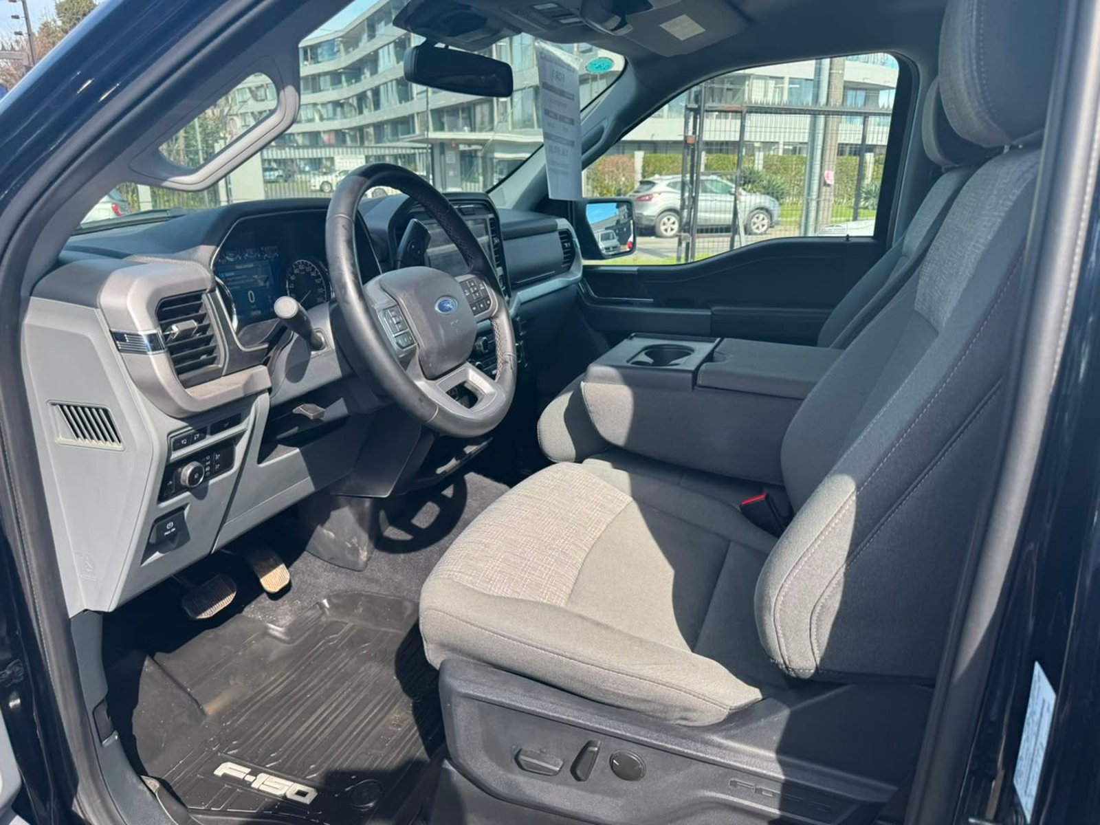 Ford F150 XLT 4X4 5.0 AUT 2024 - Imagen 9 de 11