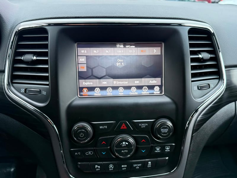 Jeep GRAND CHEROKEE LAREDO 3.6 AUT 2022 - Imagen 14 de 19