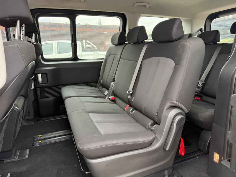Hyundai STARIA US4 CRDI 2.2 AUT 2024 - Imagen 18 de 19
