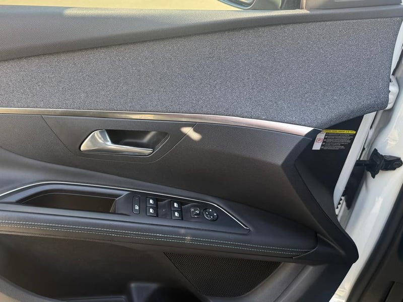 Peugeot 3008 THP 165HP 1.6 AUT 2022 - Imagen 11 de 20