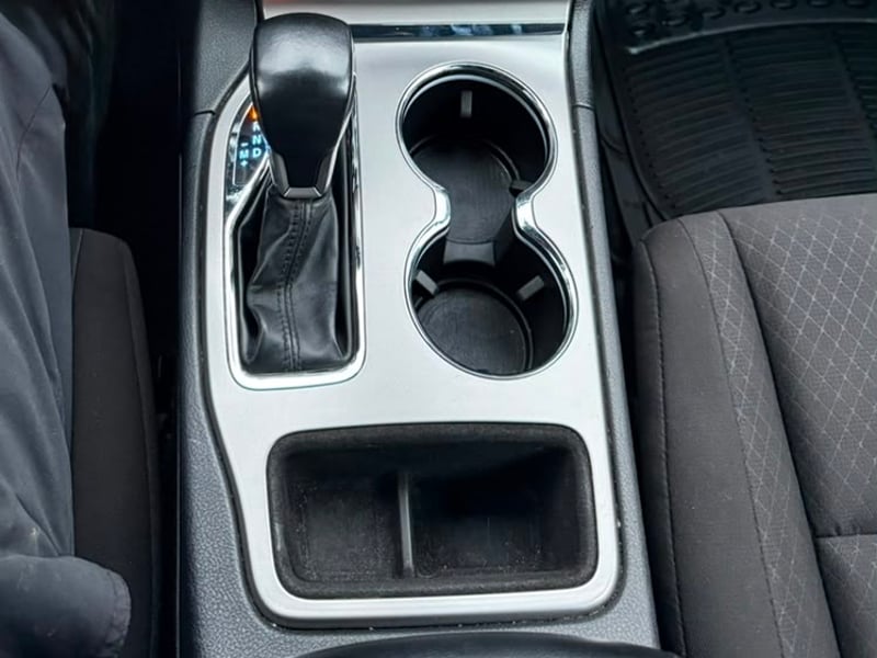 Jeep GRAND CHEROKEE LAREDO 3.6 AUT 2022 - Imagen 15 de 19
