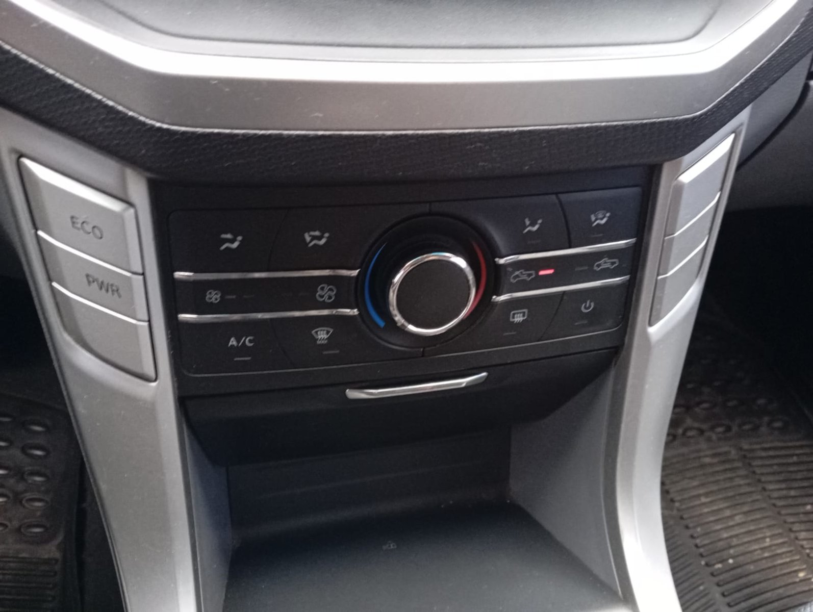 Maxus T60 DCAB 4X2 2.8 2021 - Imagen 11 de 13