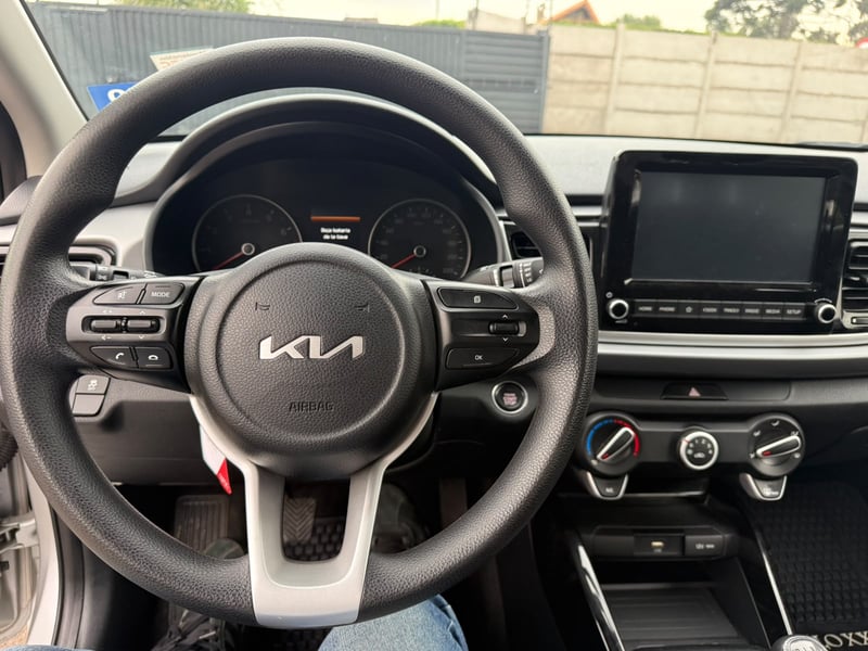 Kia RIO 4 6MT 1.4 2023 - Imagen 13 de 20