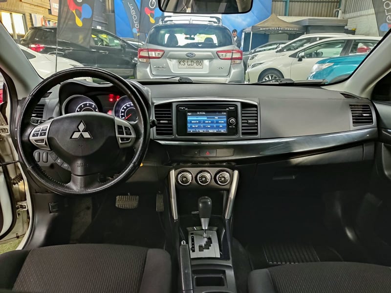 Mitsubishi LANCER RT 1.8 AUT 2018 - Imagen 11 de 14