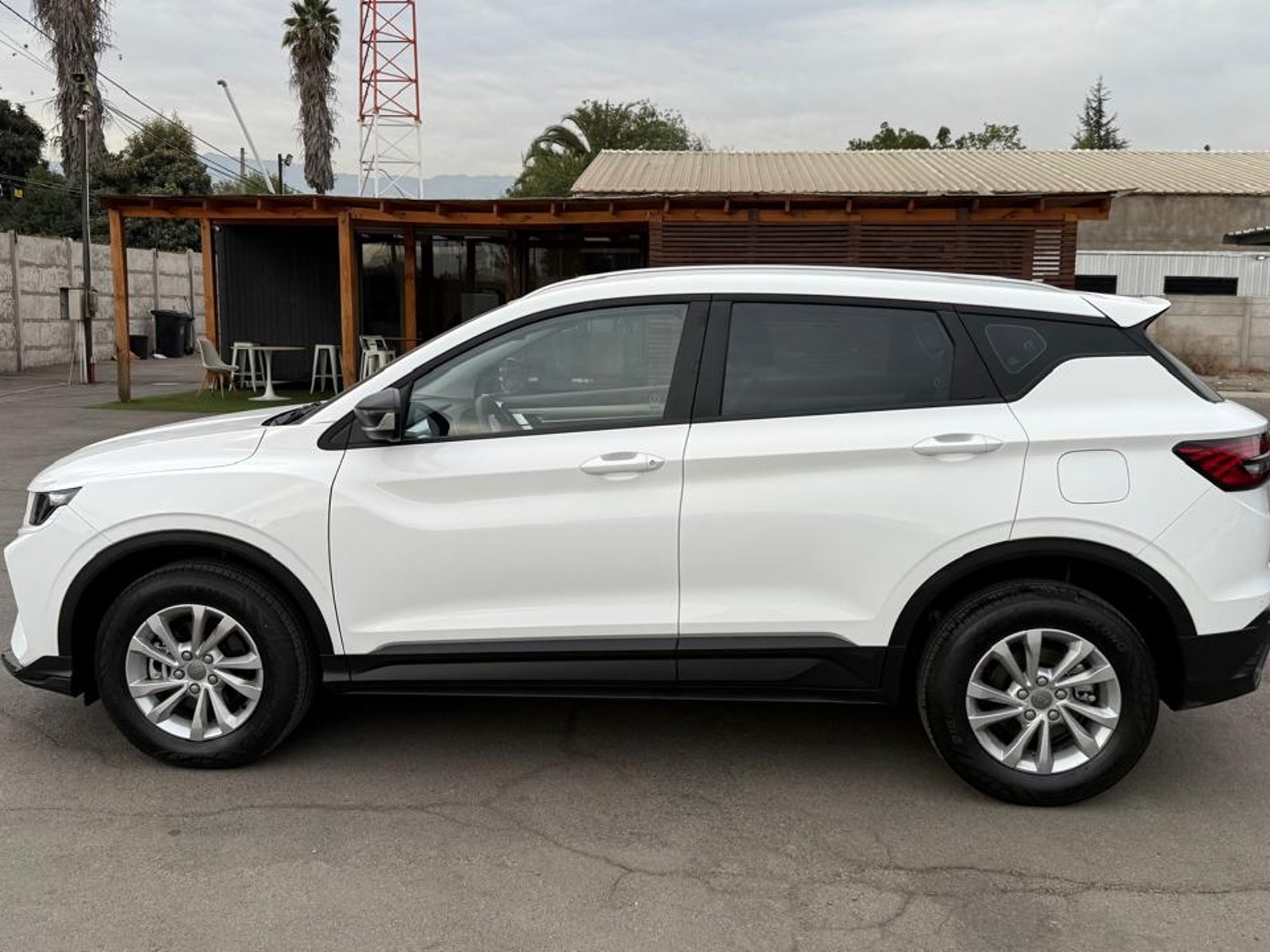 Geely COOLRAY 1.5 AUT 2026 - Foto 2 de 20