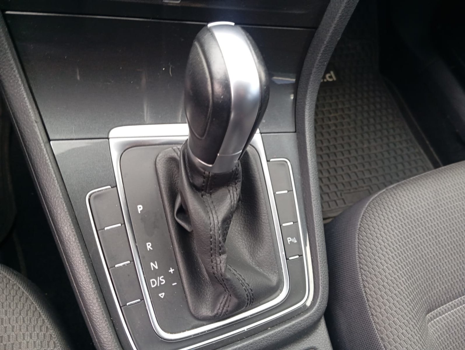 Volkswagen GOLF 1.6 COMFORT 2020 - Imagen 9 de 12