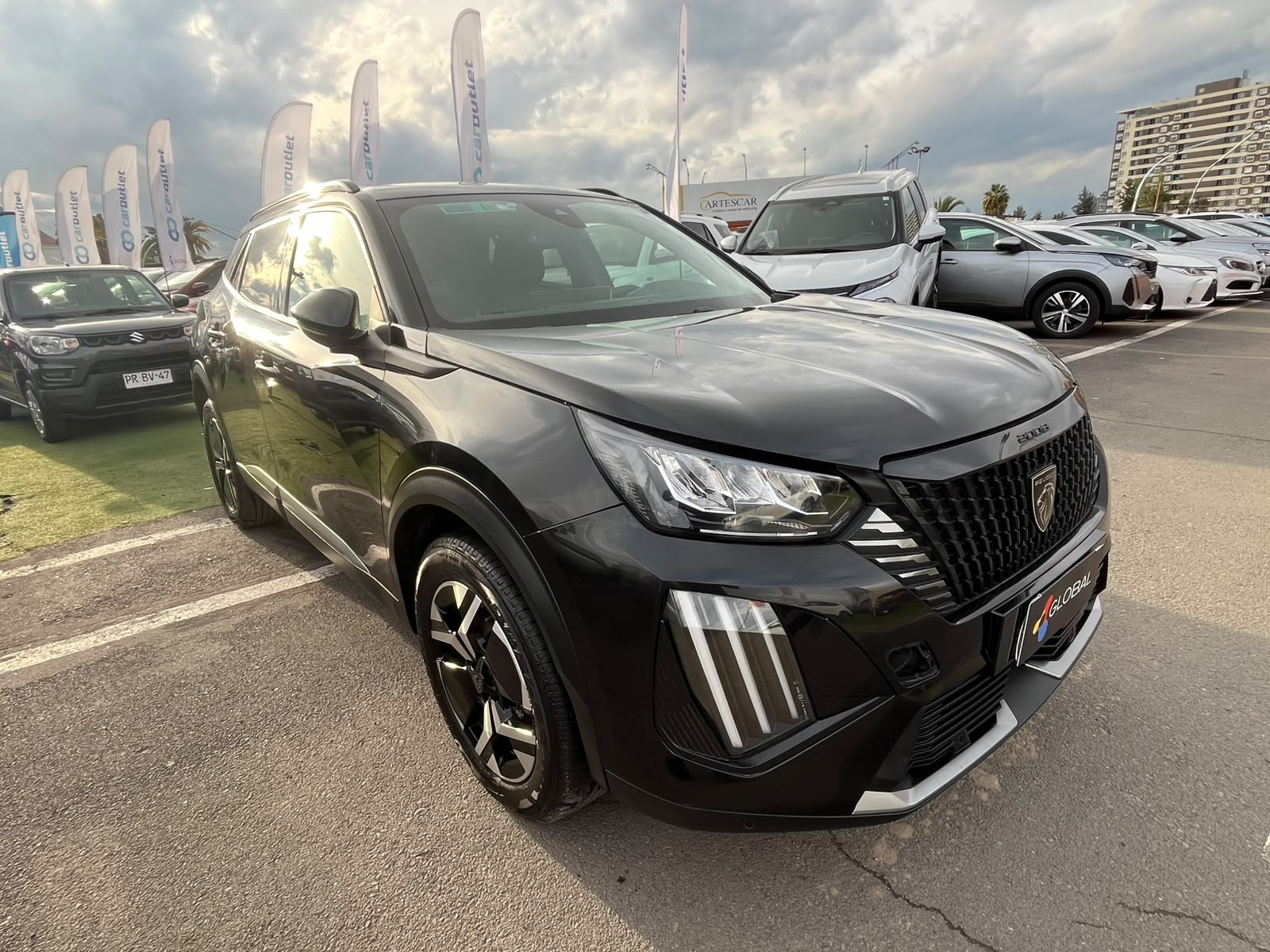 Peugeot 2008 BLUE HDI 130 EAT8 1.5 AUT 2025 - Imagen 7 de 18
