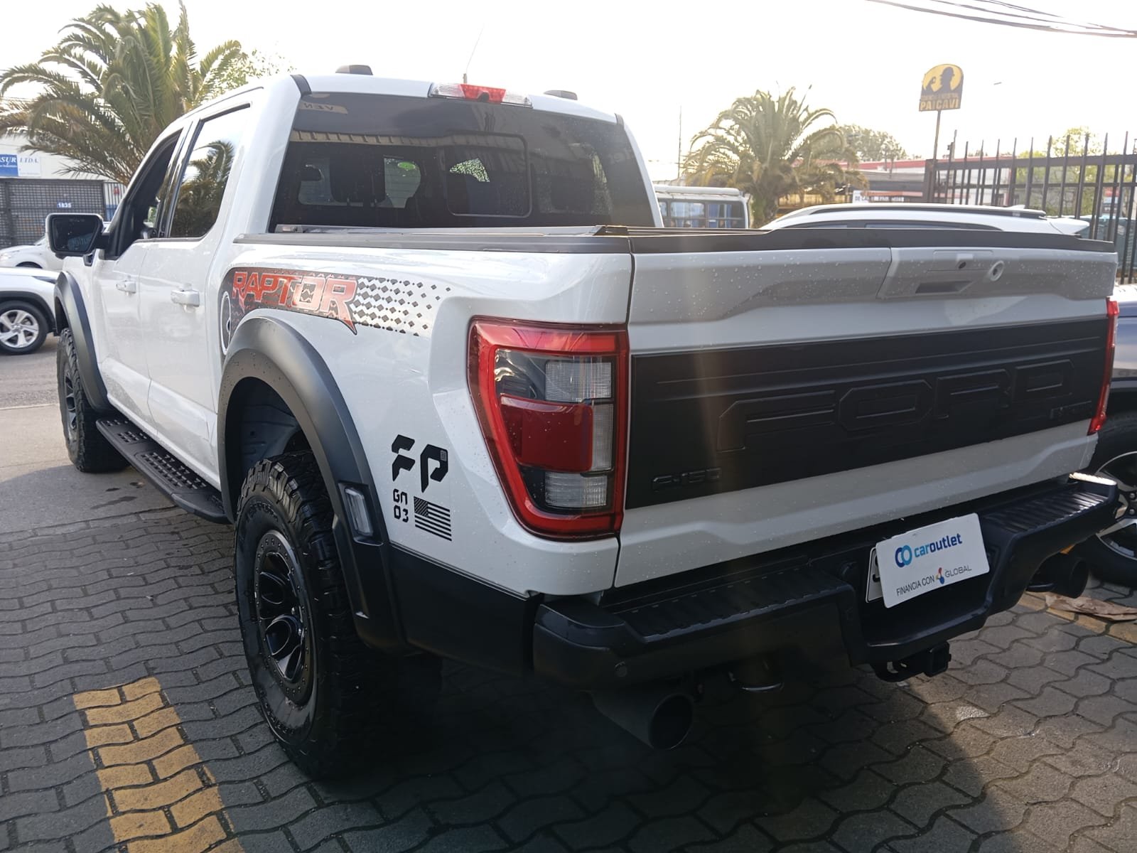 Ford F150 RAPTOR 4X4 3.5 AUT 2023 - Foto 2 de 16