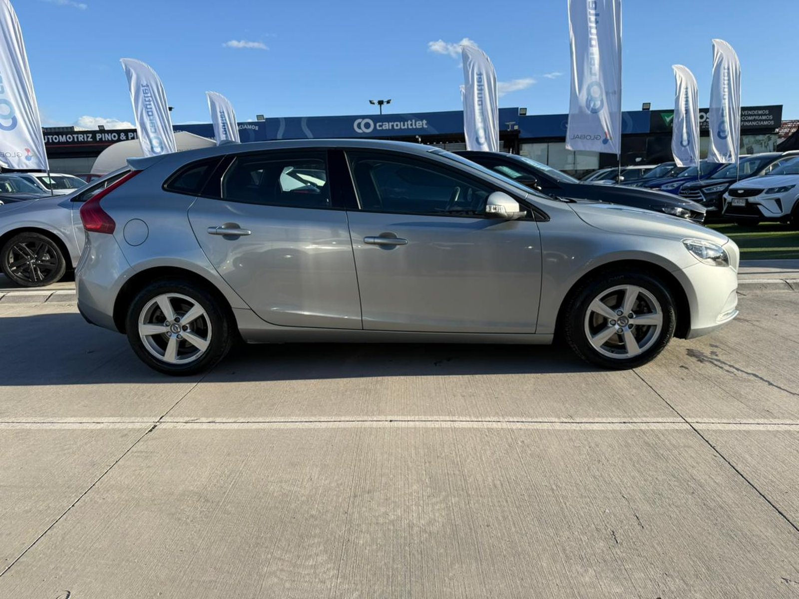 Volvo V40 T4 COMFORT 2016 - Imagen 6 de 18