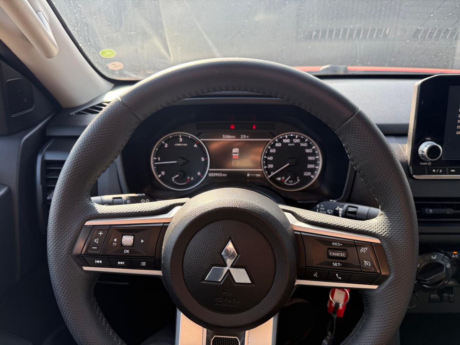 Mitsubishi L200 KATANA XR 2.4 2025 - Imagen 14 de 20