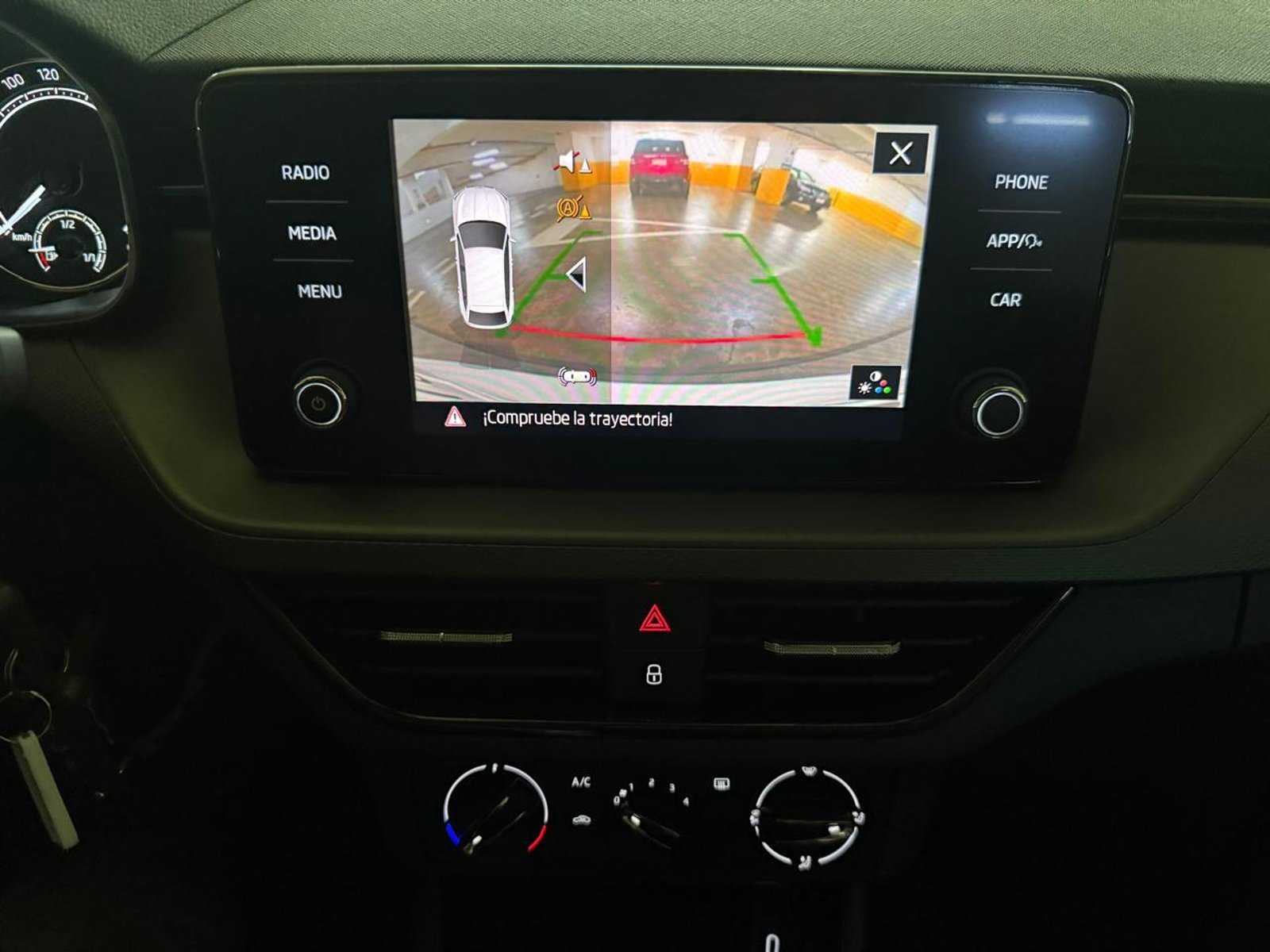 Skoda SCALA TSI 1.0 AUT 2023 - Imagen 18 de 20