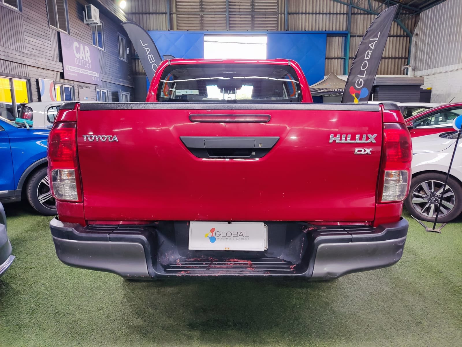 Toyota HI LUX DCAB MT 4X4 2.4 2024 - Foto 4 de 14