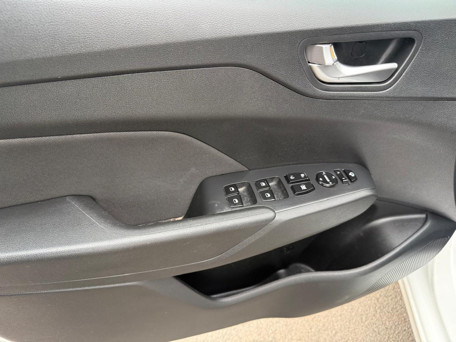Hyundai ACCENT HCI 1.4 2023 - Imagen 12 de 20