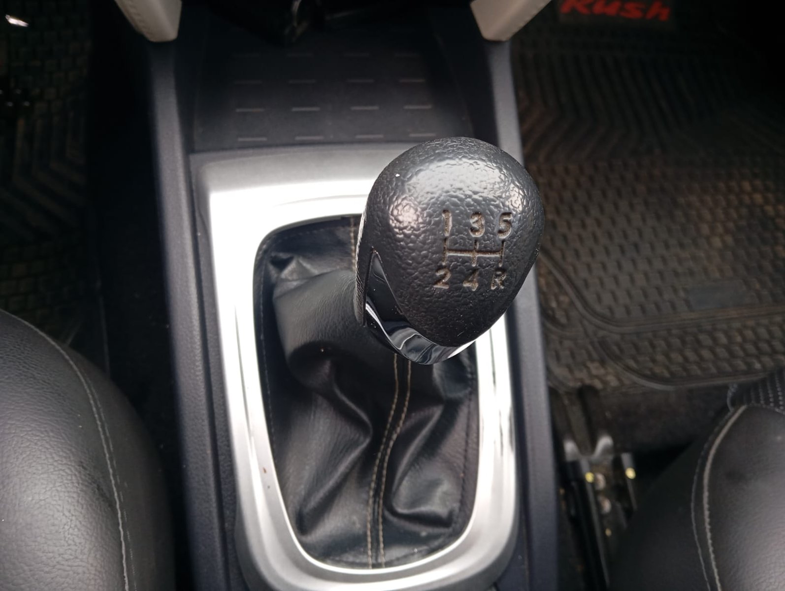Toyota RUSH 1.5 MT 2022 - Imagen 9 de 11