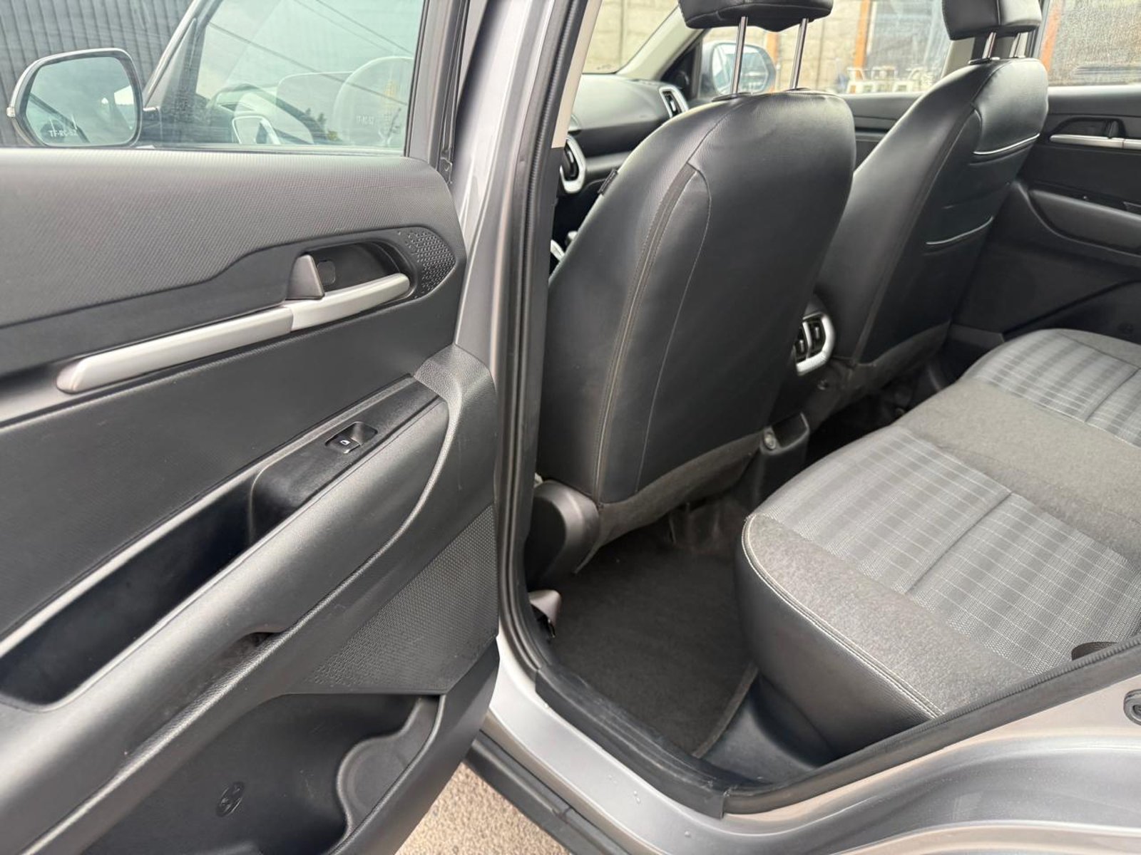Kia SONET EX 1.5 2024 - Imagen 19 de 20