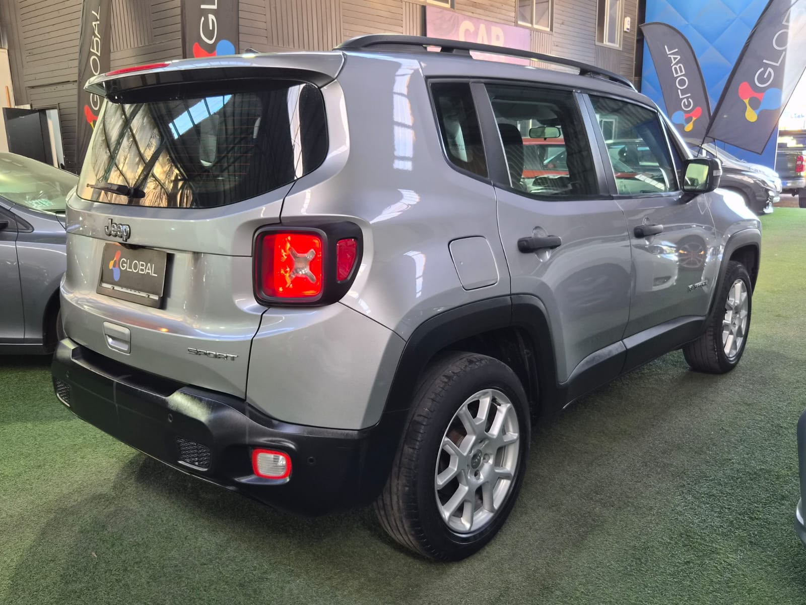 Jeep RENEGADE SPORT LX 2022 - Foto 4 de 10