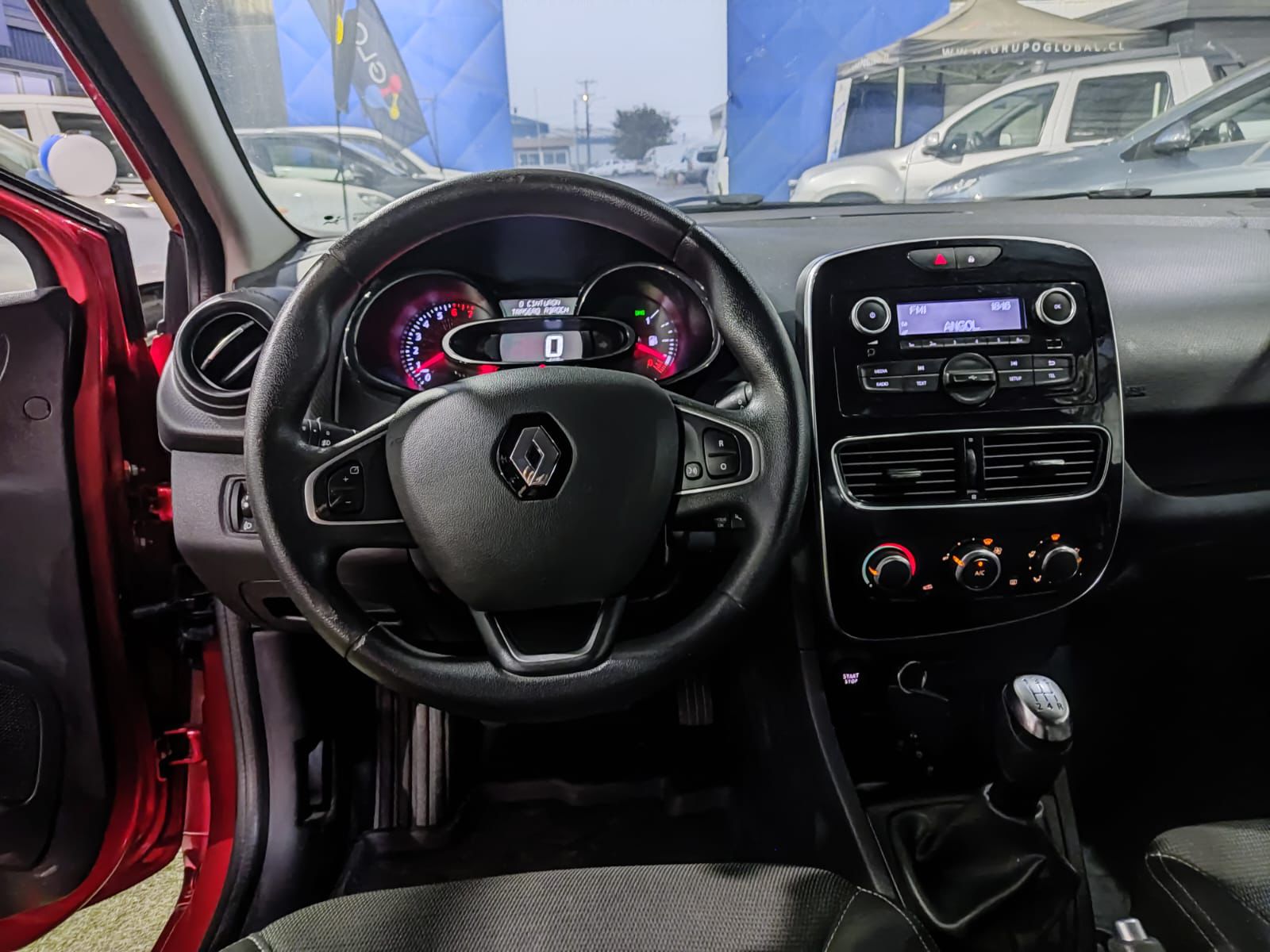Renault CLIO IV HB 1.2 2020 - Imagen 8 de 11