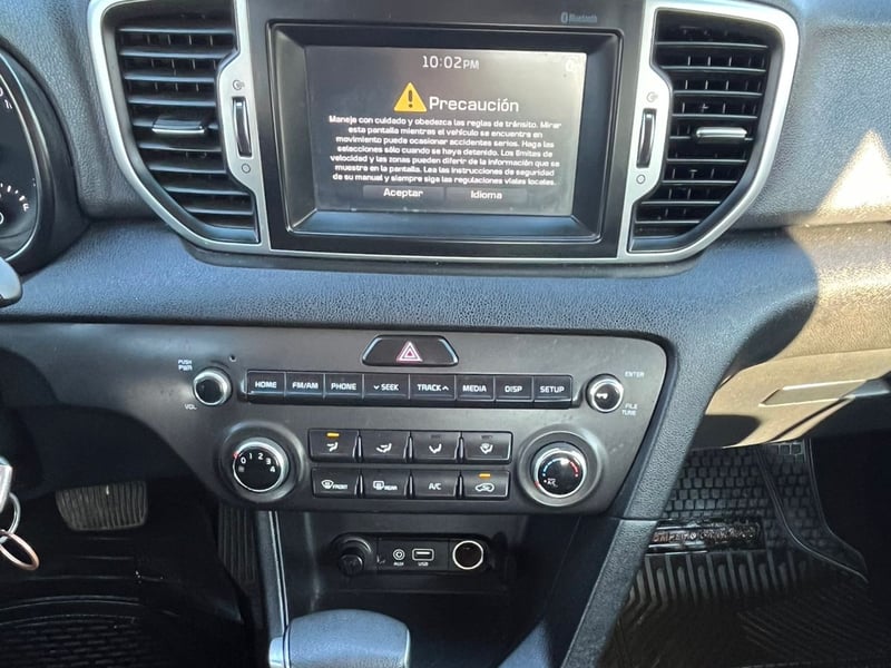 Kia SPORTAGE LX 2.0 2018 - Imagen 15 de 19