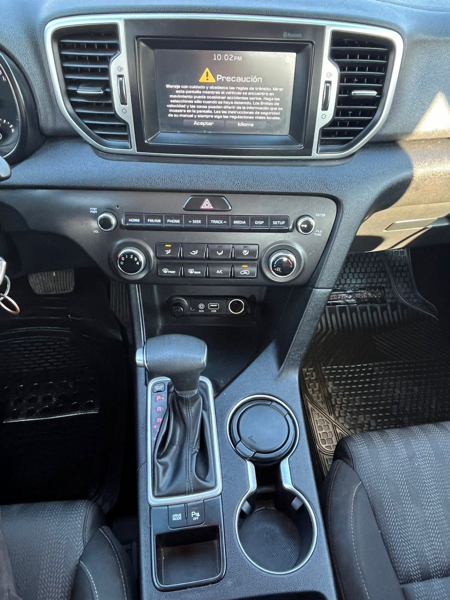 Kia SPORTAGE LX 2.0 2018 - Imagen 15 de 19