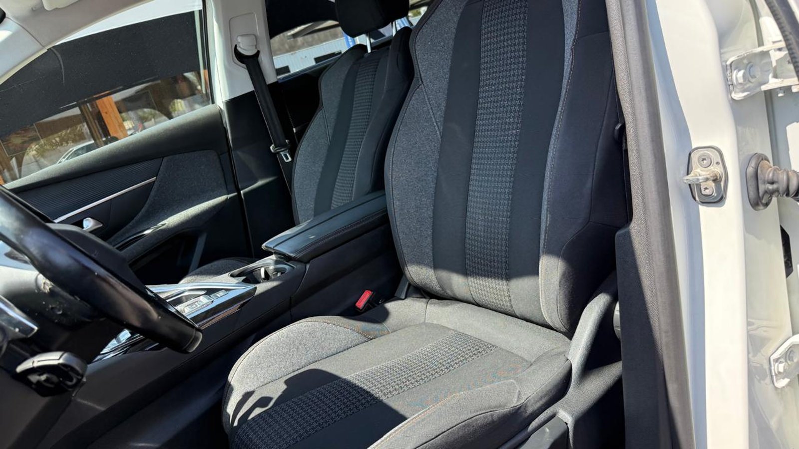 Peugeot 5008 BLUEHDI 130 1.5 AUT 2020 - Imagen 9 de 19