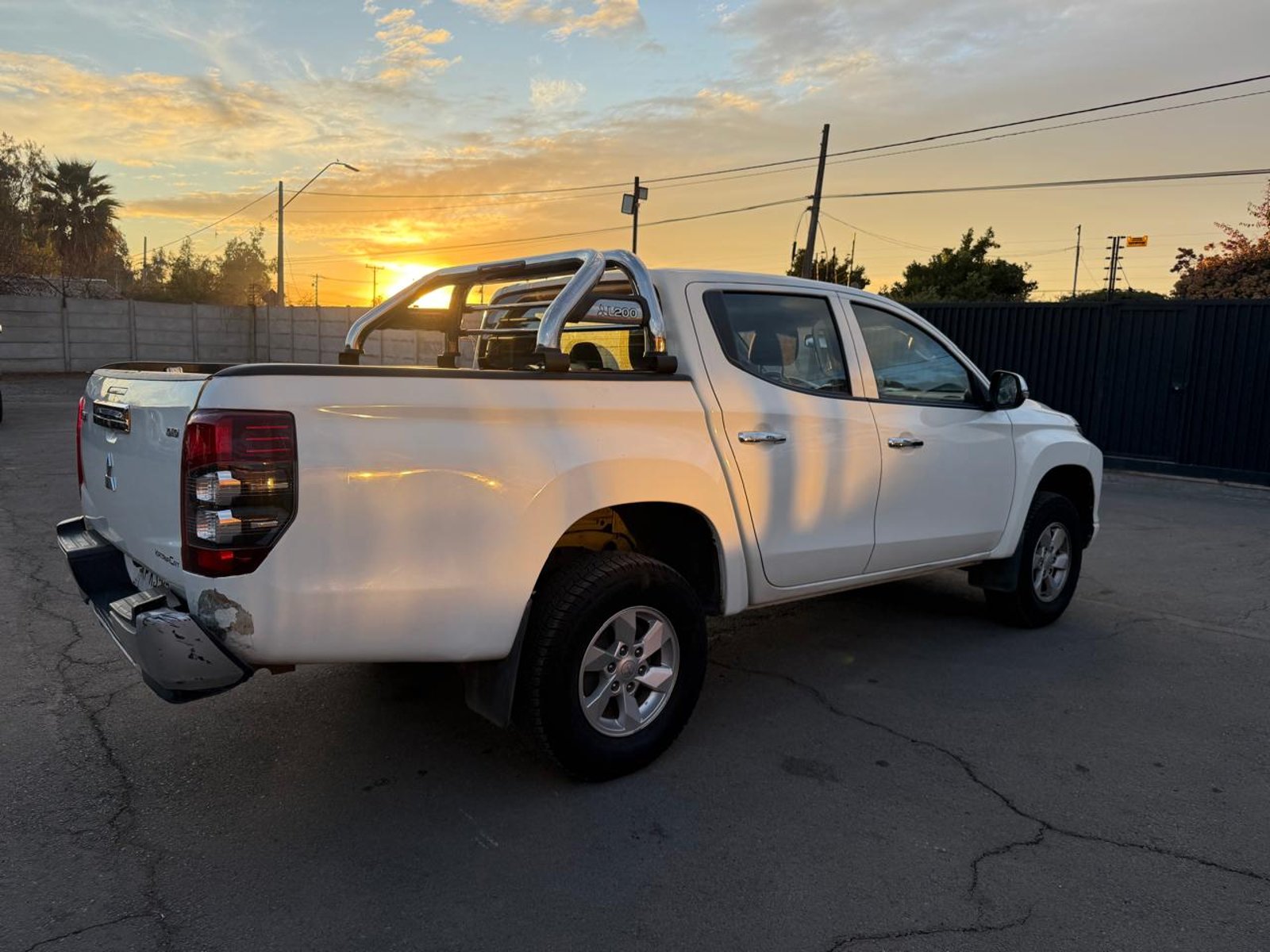 Mitsubishi L200 D/C TD KATANA CRT 4X4 2022 - Foto 5 de 20