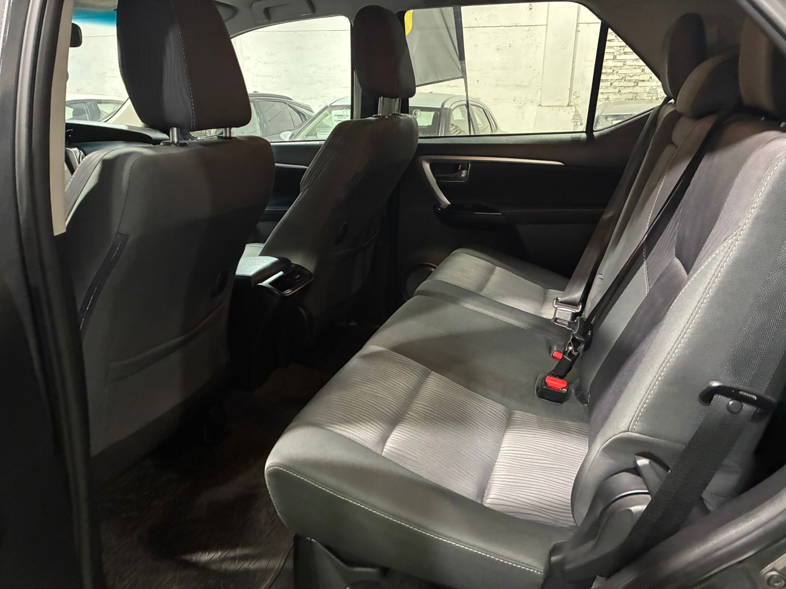 TOYOTA NEW FORTUNER SR5 2.7 AUT 2023 - Imagen 10 de 12