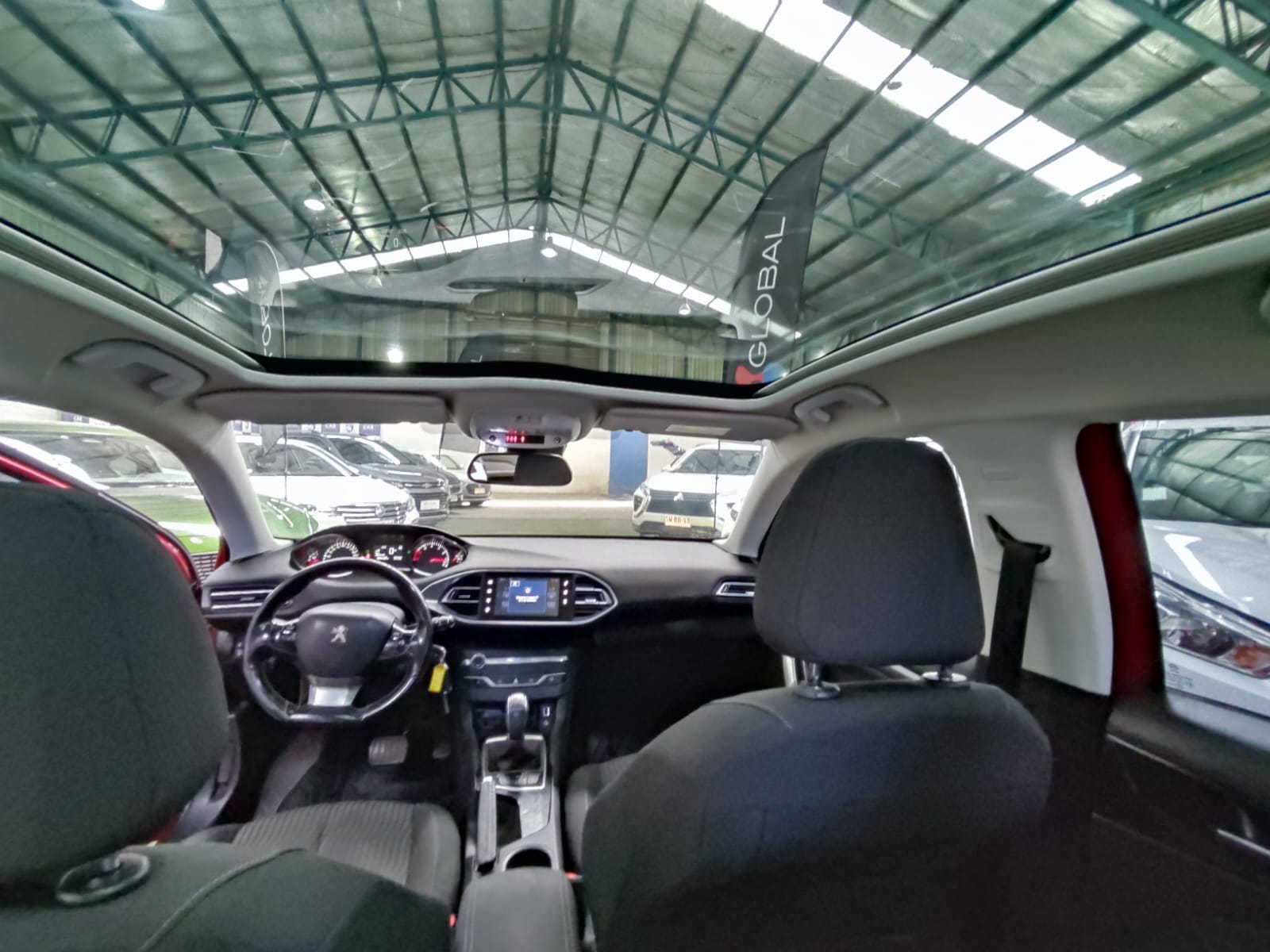 Peugeot 308 ALLURE PURETECH 1.2 AUT 2018 - Imagen 9 de 11