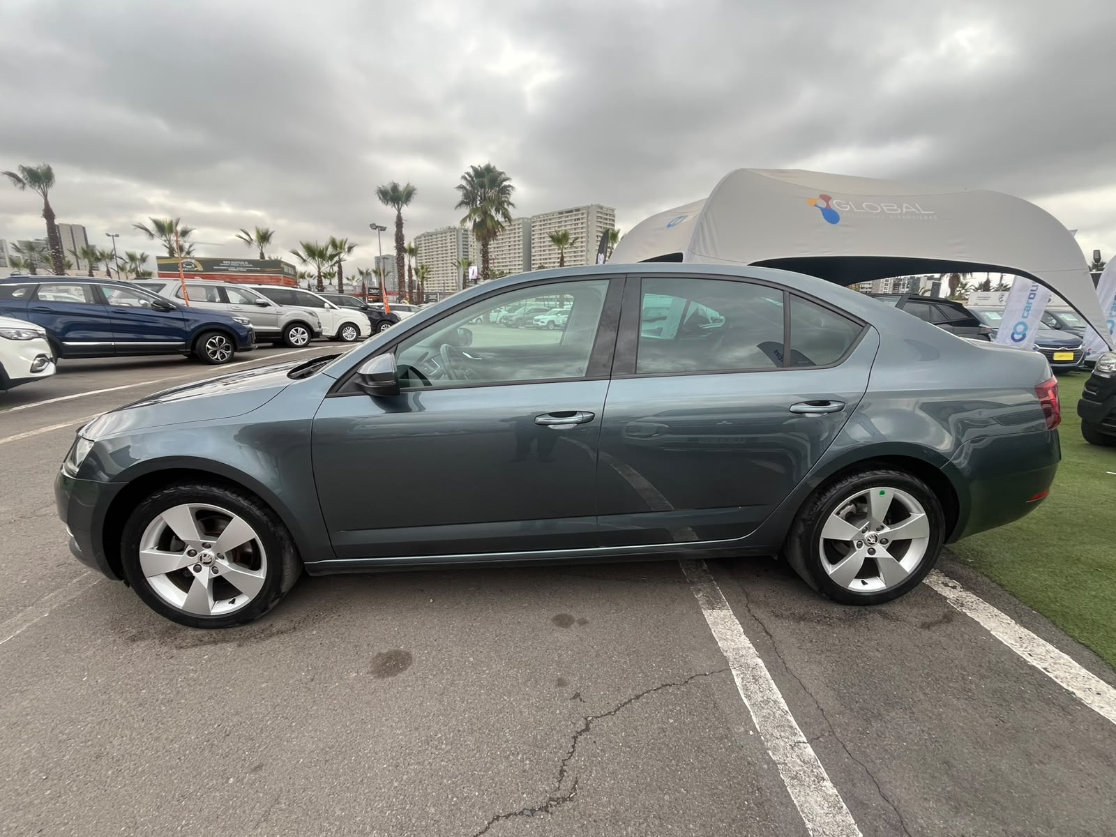 Skoda OCTAVIA 1.4 AUT 2020 - Foto 2 de 20