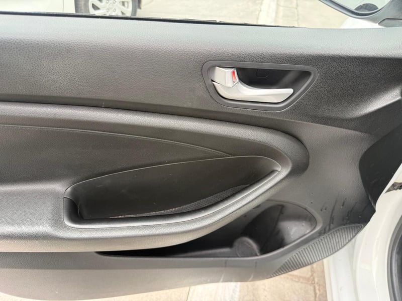 Hyundai VERNA CB 1.4 2020 - Imagen 11 de 20
