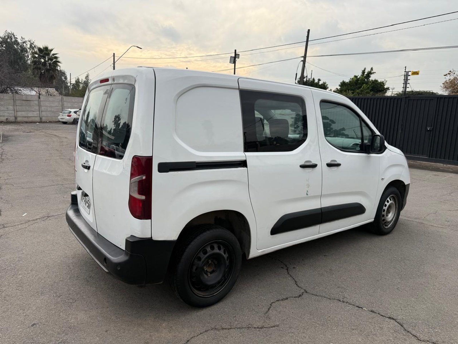 Opel COMBO 1.6 2022 - Foto 5 de 20