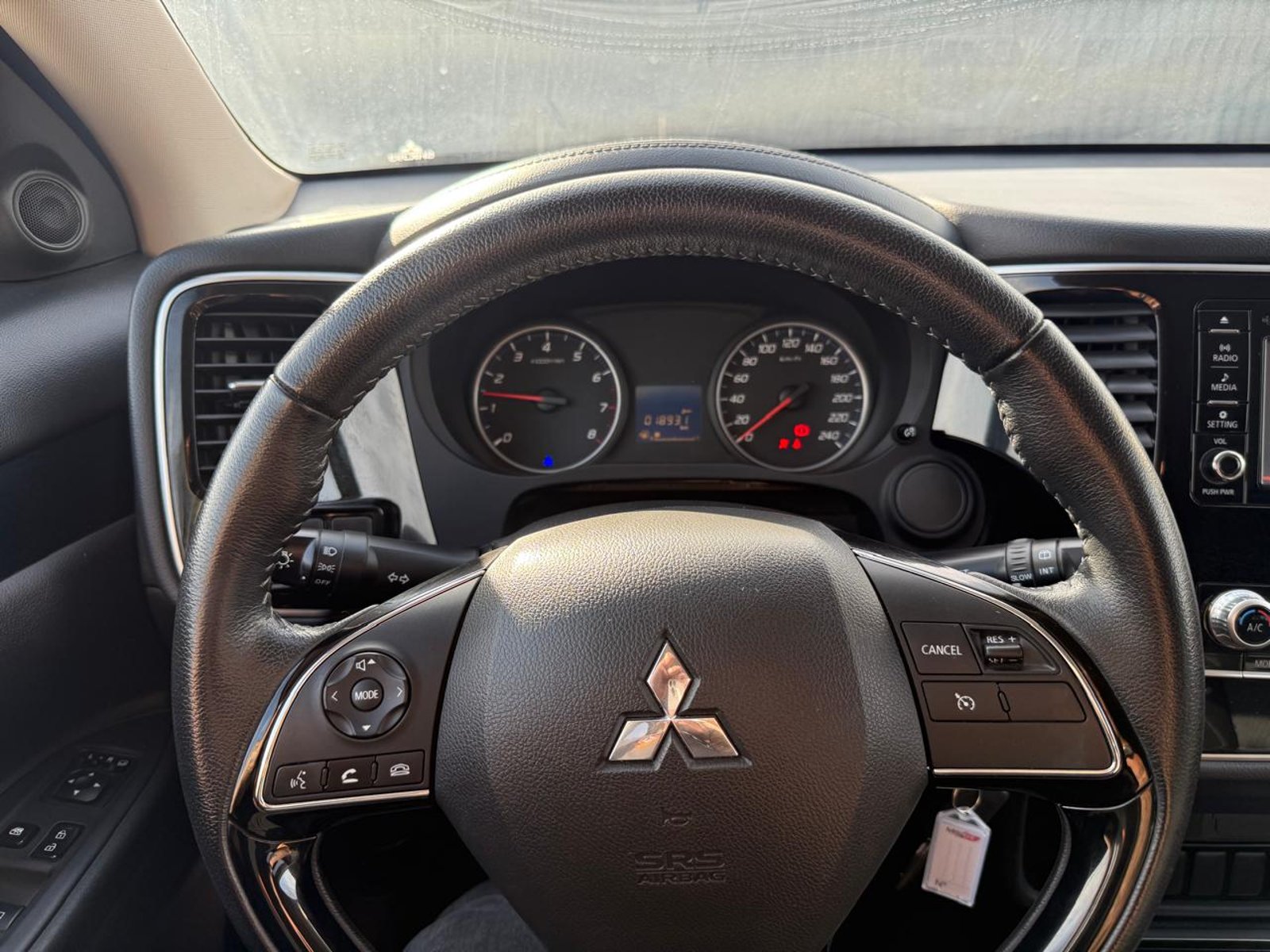 Mitsubishi OUTLANDER 2.0 2023 - Imagen 13 de 20