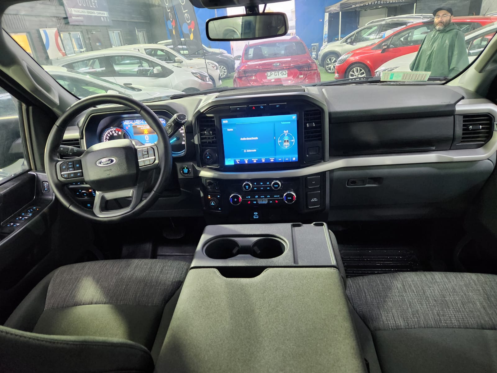 Ford F150 XLT 4X4 5.0 AUT 2024 - Imagen 7 de 11