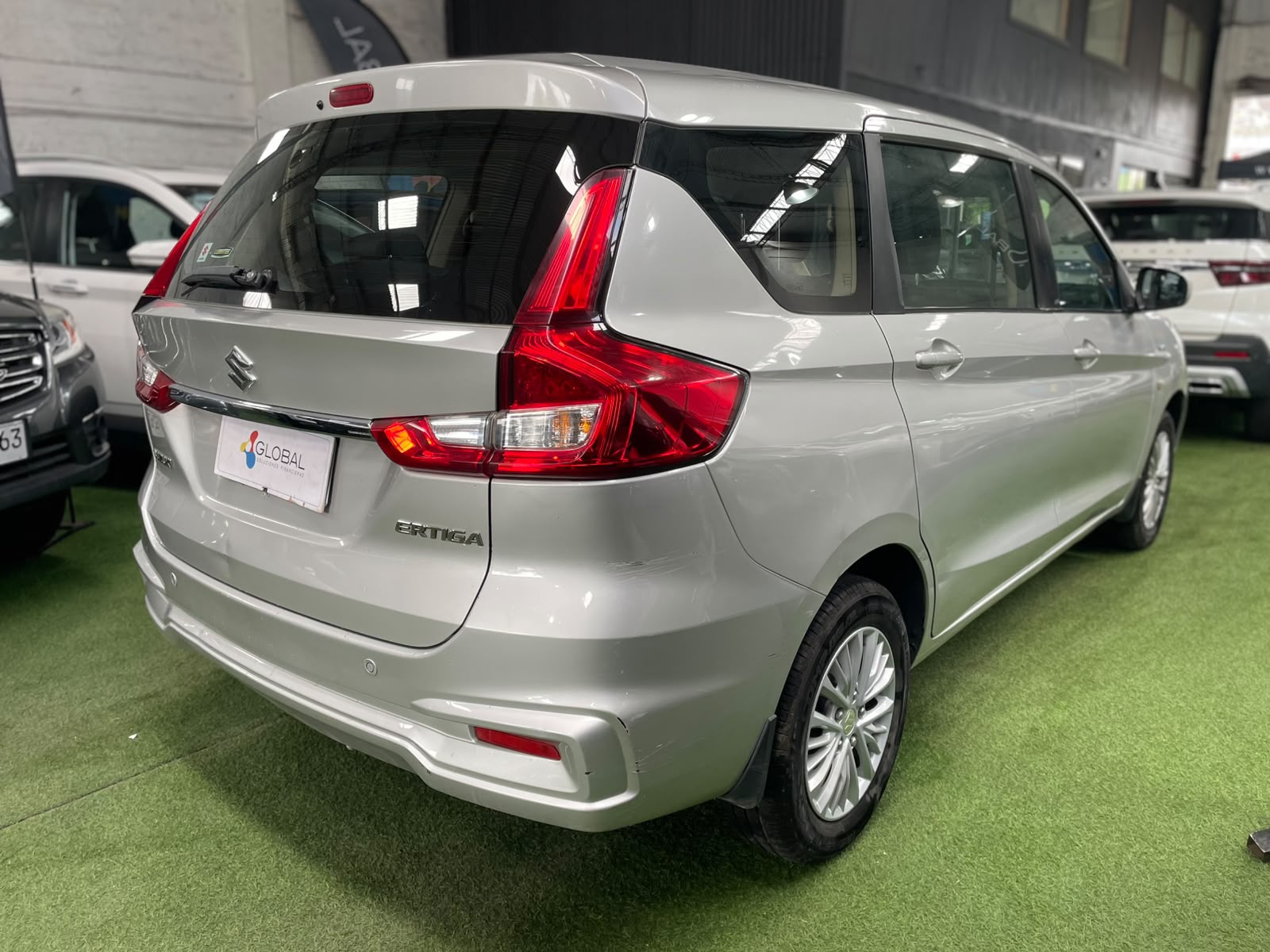 Suzuki ERTIGA GLX 1.5 2020 - Foto 4 de 10