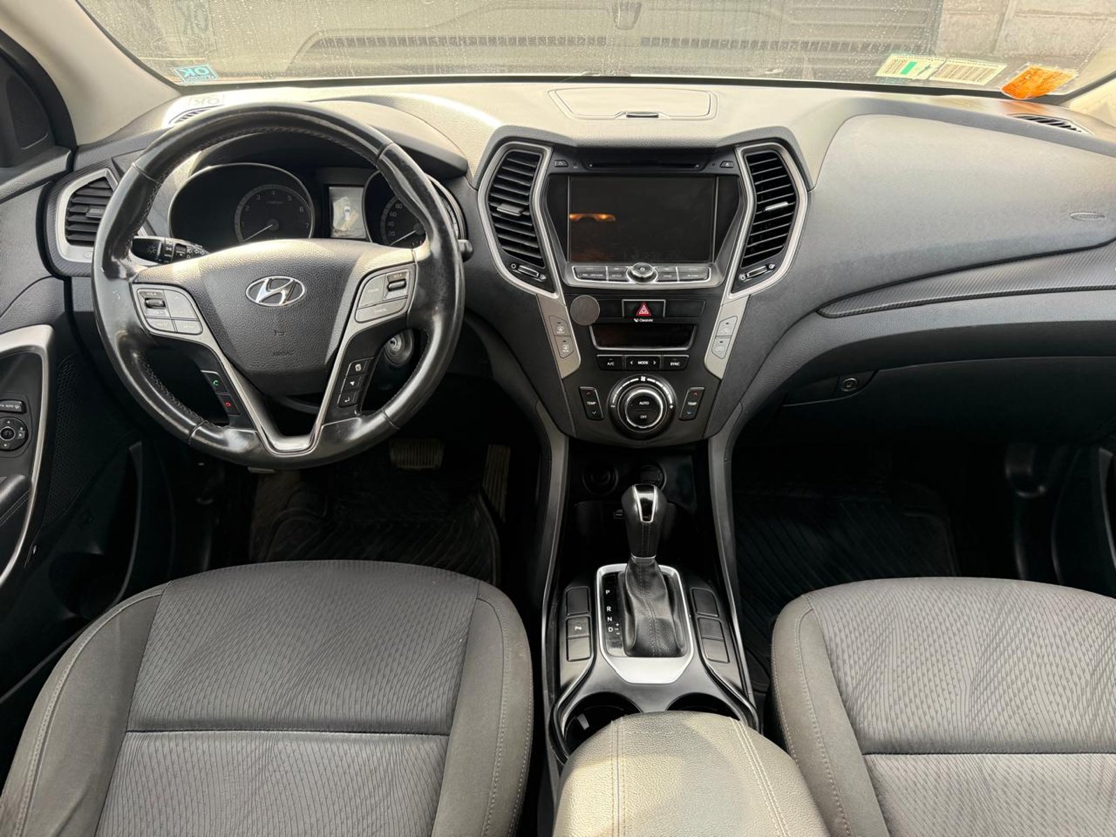 Hyundai SANTA FE 2.4 GLS 2WD 2017 - Imagen 12 de 20