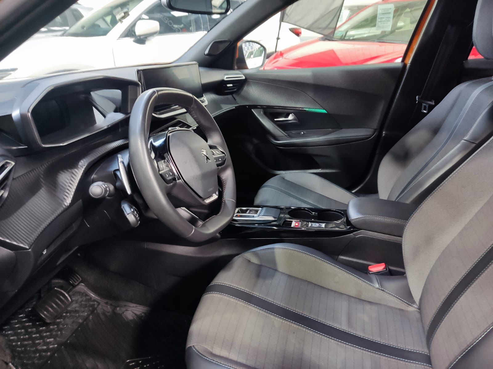 Peugeot 2008 BLUE HDI 130 EAT8 1.5 AUT 2023 - Imagen 7 de 13