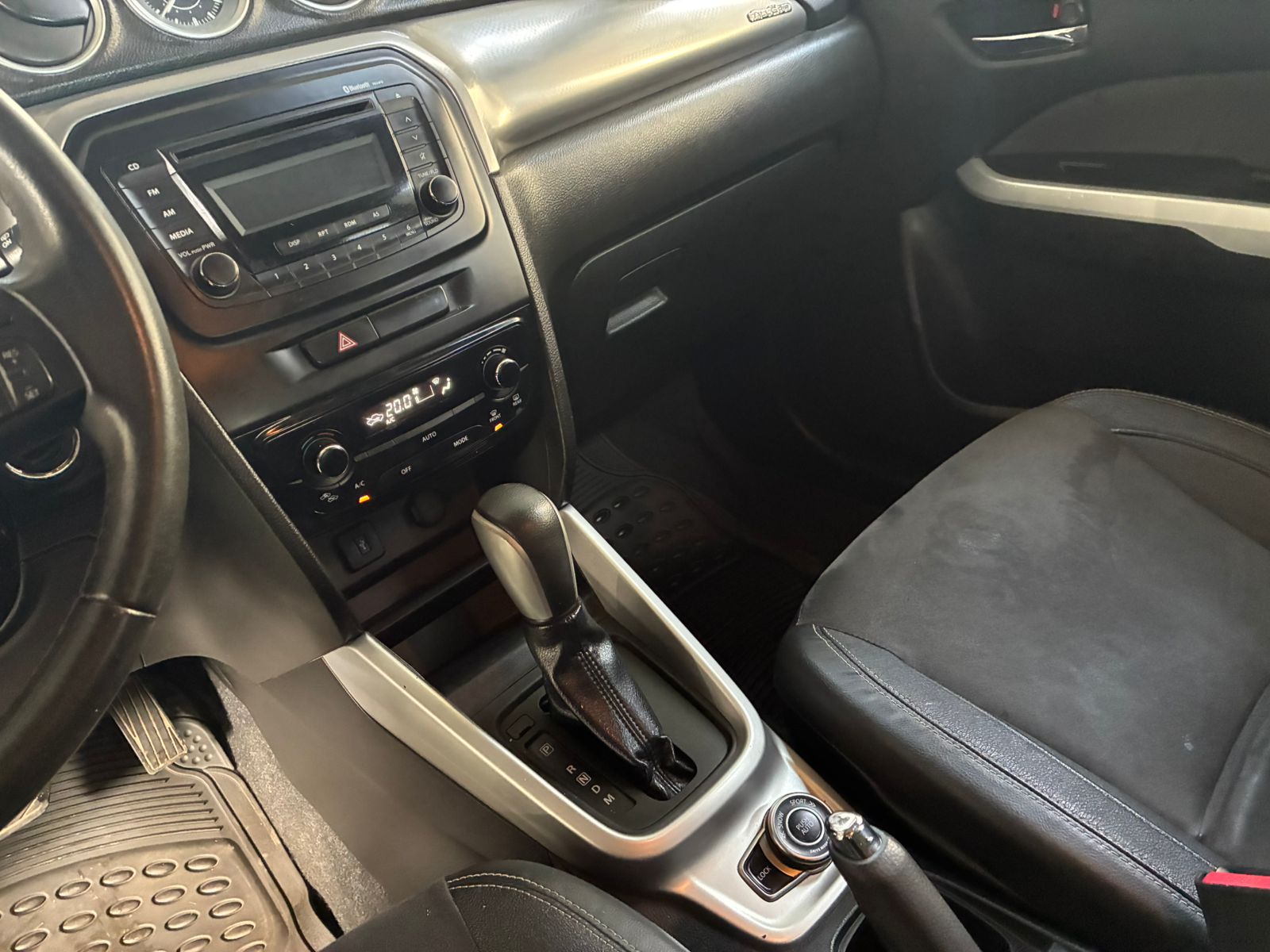 Suzuki VITARA 1.6 4WD AT GLX 2018 - Imagen 9 de 11