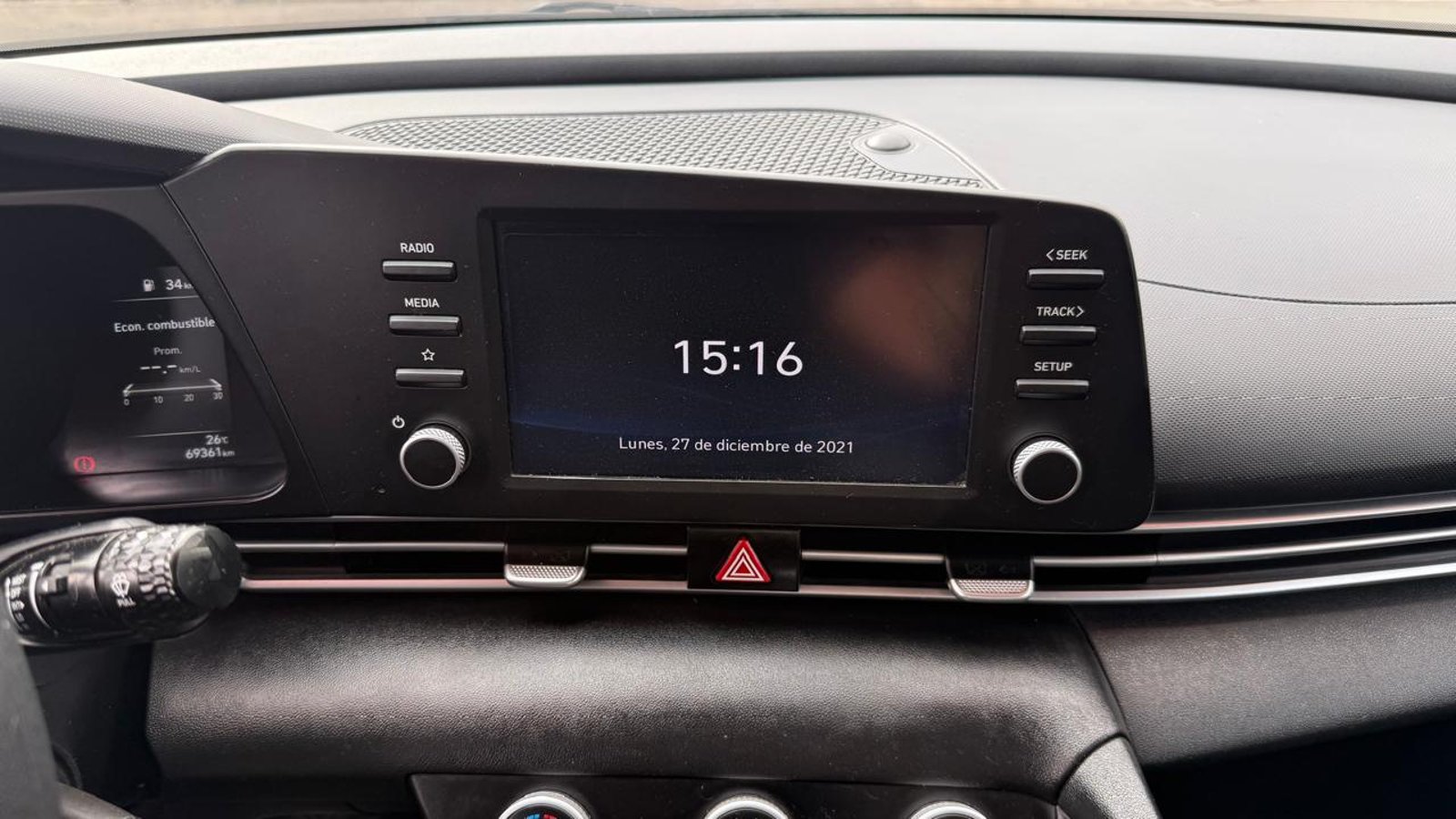 HYUNDAI ELANTRA CN7 1.6 2023 - Imagen 16 de 20